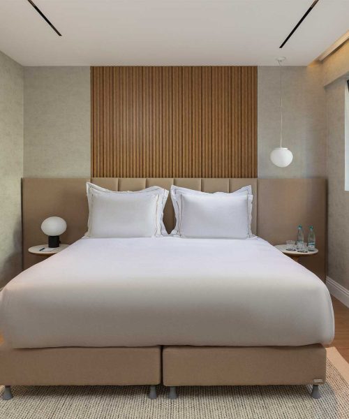Deluxe-Urban-Room-003